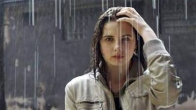 القصة كاملة  👈المتطفلة👉 👇👇👇👇👇👇👇👇👇👇 = خير يا انسه في حاجه؟  - هو انا شكلي ۏحش؟  = نعم؟ 