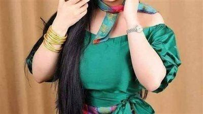 قصة كامله ممتعه وشيقه  الفتاه تخرج من منزلها.ترتدي ملابس ،تظهر اكثر مما تخفي.