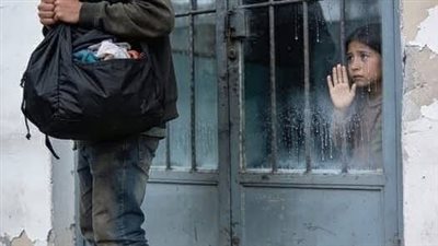 خرج من دار الأيتام بكيسٍ أسود… وبعد أشهر قلب الطاولة على شركة بمليون بيزو!